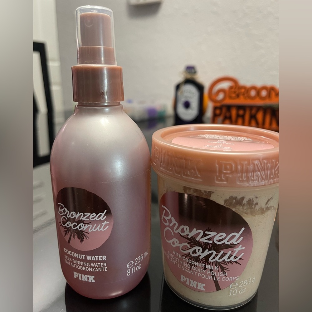 Bronzed coconut spray tanner and scrub